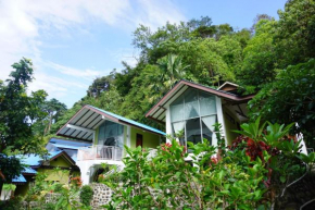 JungleRiverHouse
